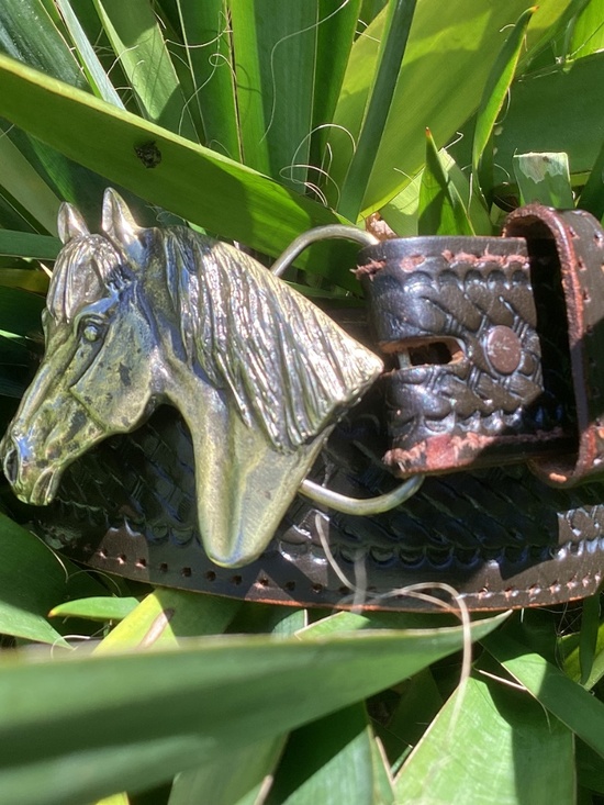 Beautiful Vintage Hallmarked 1976 Solid Brass Horse Head Buckle Leather Belt?